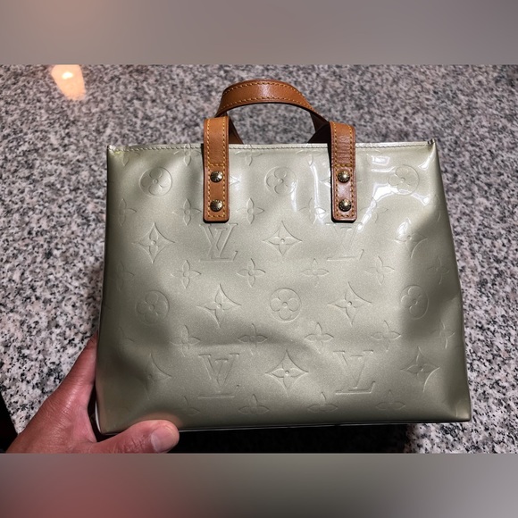 **SOLD**Louis Vuitton Monogram Vernis Reade PM Tote Handbag - Picture 2 of 10